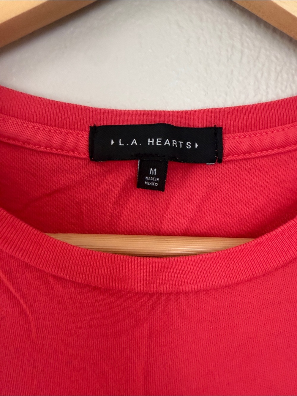 L.A. Hearts Hot Pink/red 'Local Babes League' Graphic Tee medium - Picture 2 of 4